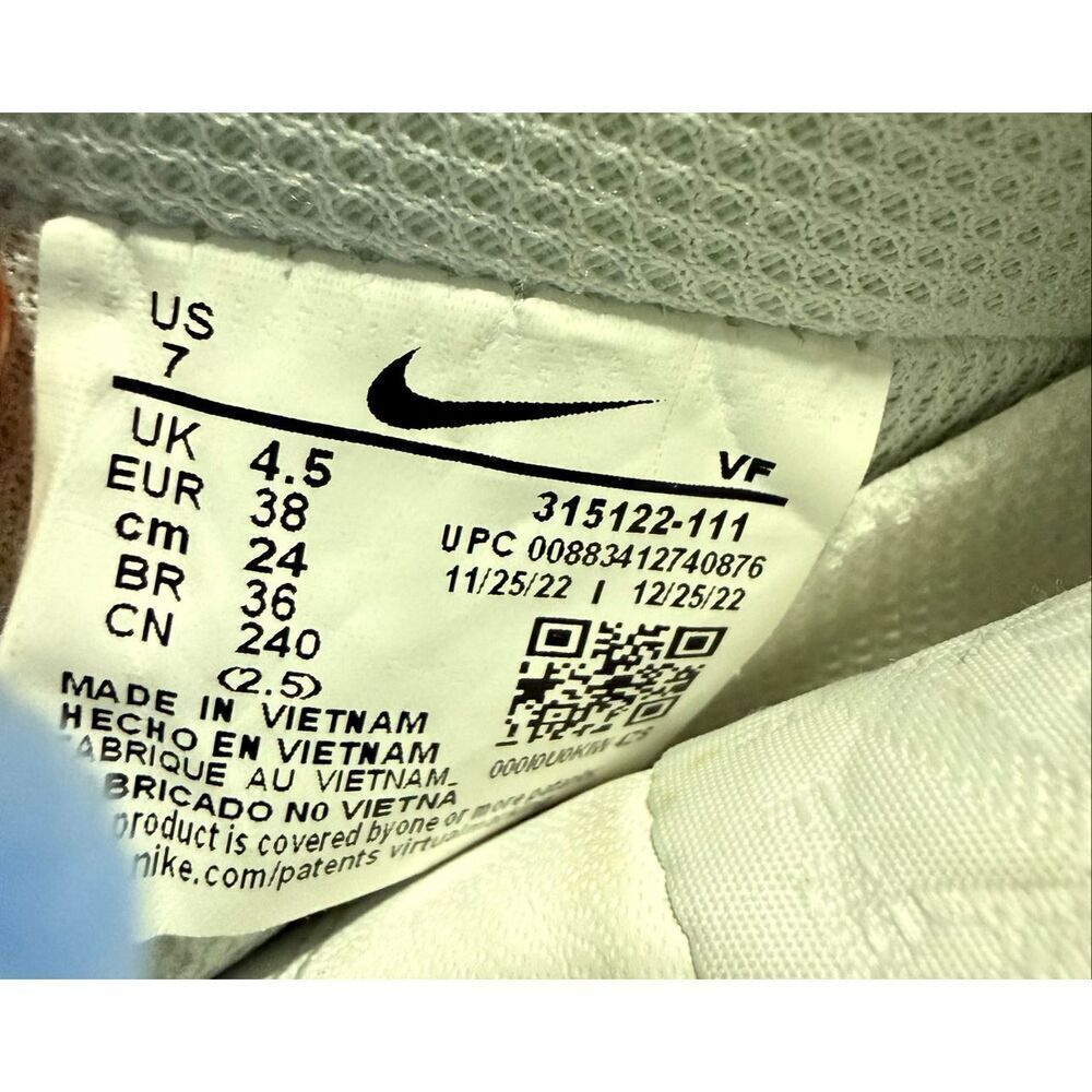 Nike Womens Size 7 Air Force 1's Sneakers Classic White Chunky Streetwear Casual - Picture 13 of 16